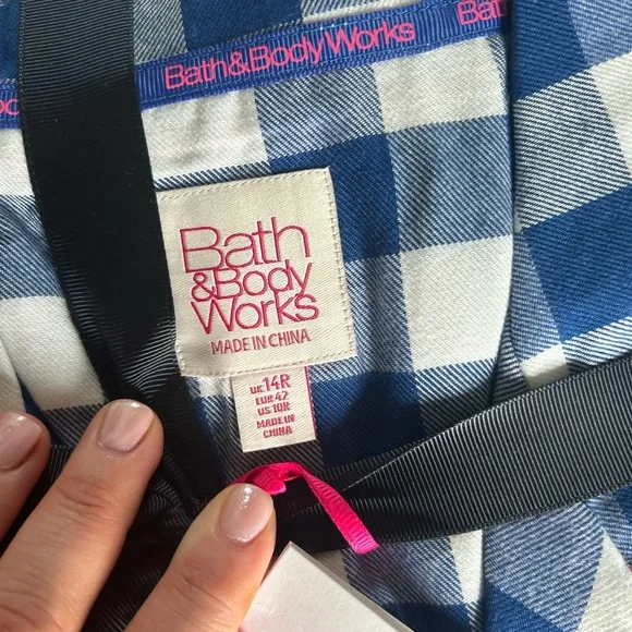 Bath & Body Works Gingham Pajama Set, LIMITED EDITION, Brand New with Tags - Picture 3 of 3
